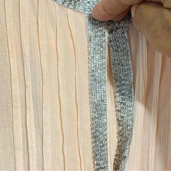 Chico’s Blush Pink Tunic Blouse Metallie Bead Collar 3/4 Sleeves size 0 or 4 - Picture 4 of 11